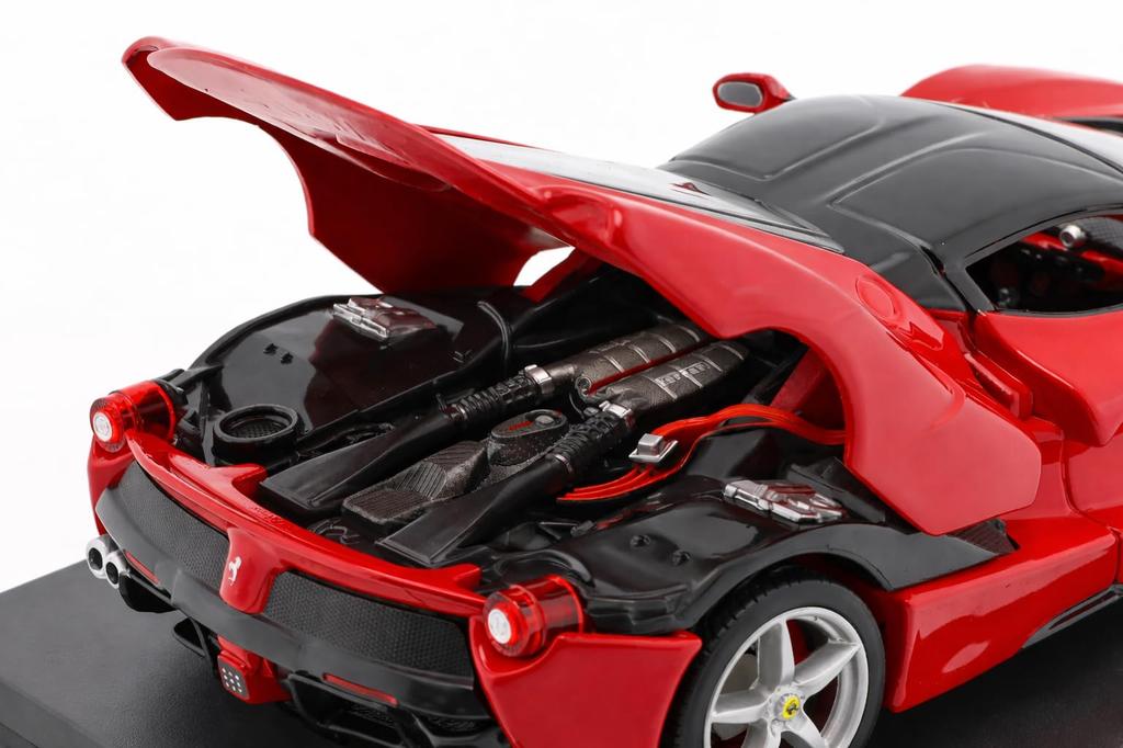 Ferrari LaFerrari 1/24 Scale Model Car 2013 (Red/Black) with Case