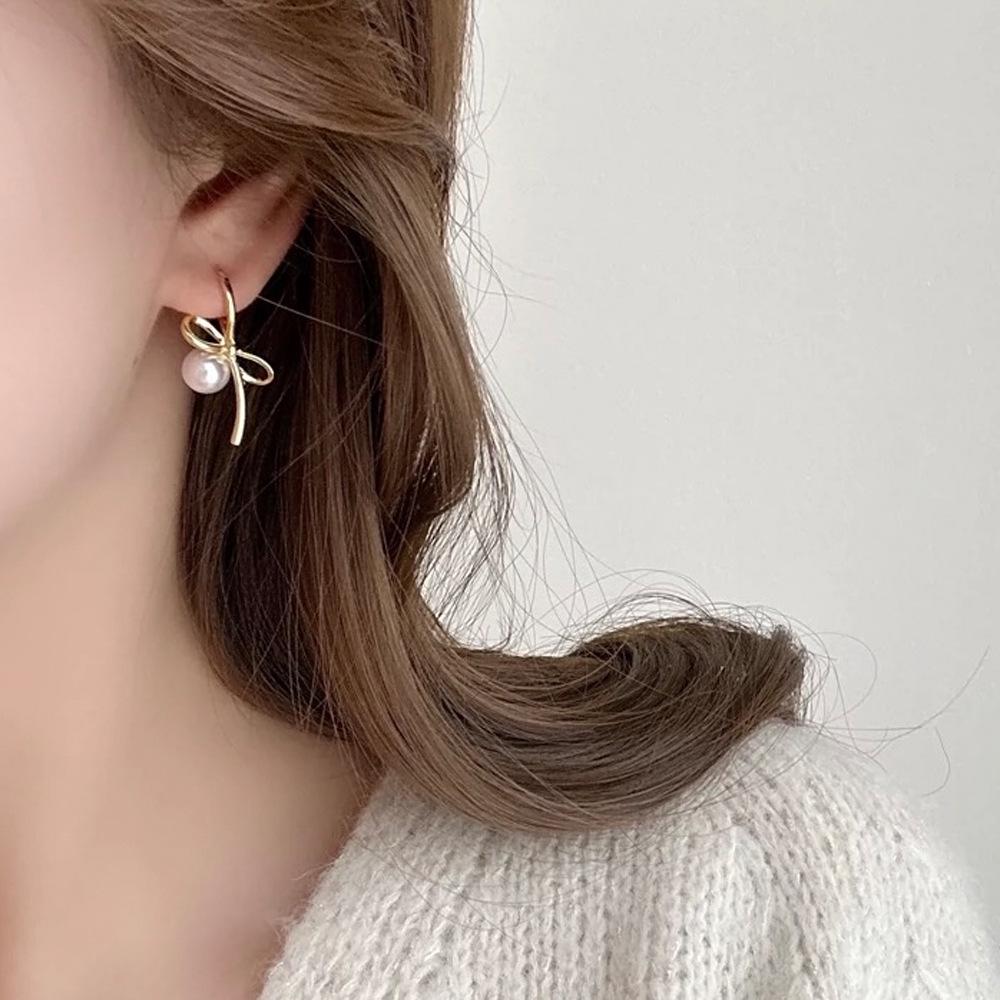 Influencer Style Pearl Bow & Tassel Earrings - Versatile, Luxurious Design