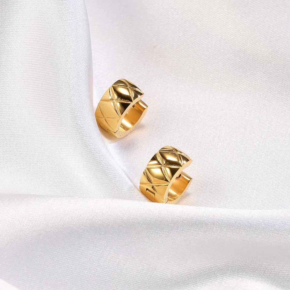 S925 Sterling Silver Stud Earrings Women Simple Stylish Daily Wear Earrings