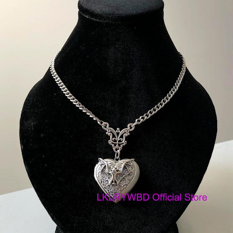 Gothic Bat Locket Necklace,Gothic Jewelry,Gothic Necklace,Bats,Halloween Vampire Party Jewelry,Fit For Bat Lovers Gift