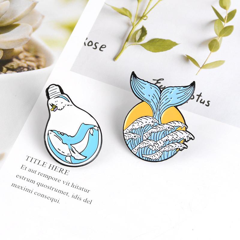 Adorable Cartoon Whale Animal Brooch Stylish Alloy Pin Unique Tail Design For Fashion