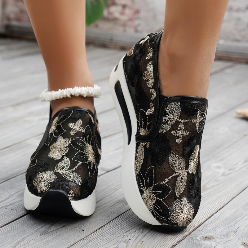 Spring and Autumn New Embroidered Mesh Single Shoes Slope Heel Thick Sole Foot Casual Shoes Foreign Trade Large Size Mesh Breathable Casual Shoes