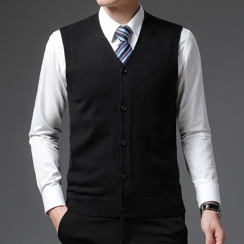 Men's Red Wool Vest: Collarless, Single-Breasted, Solid Color, Fitted Casual Wear for Autumn and Winter.