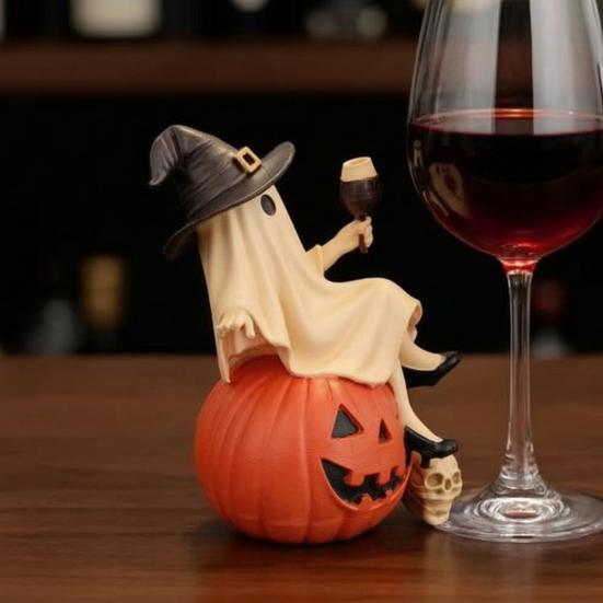 Harz Spukhaus Dekoration Niedliche Geisterfigur, Sitzt auf Kürbisstatue mit Hexe Halloween Tischhut, Tischdekoration für Party Lustige Regalpuppe