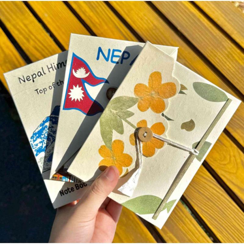 Ручной Непальский Журнал: Премиальный блокнот с натуральной текстурой растения Horse - 30 Pages - 1 Notebook