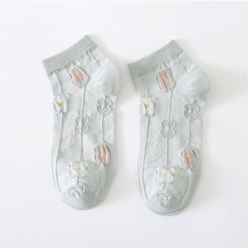 Women's Spring and Summer Light Short Socks, Cream-colored Small Flower Cotton Socks, and Women's Short Invisible Socks with Shallow Openings