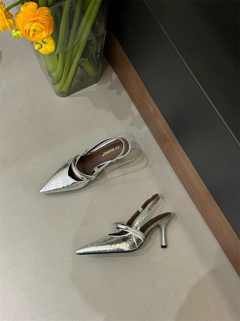 Fashion New Kitten Heels Shoes Women Pointed Toe Slingbacks Suede Leather Summer Shoes Women Chain String Bead Pumps Sandals Woman