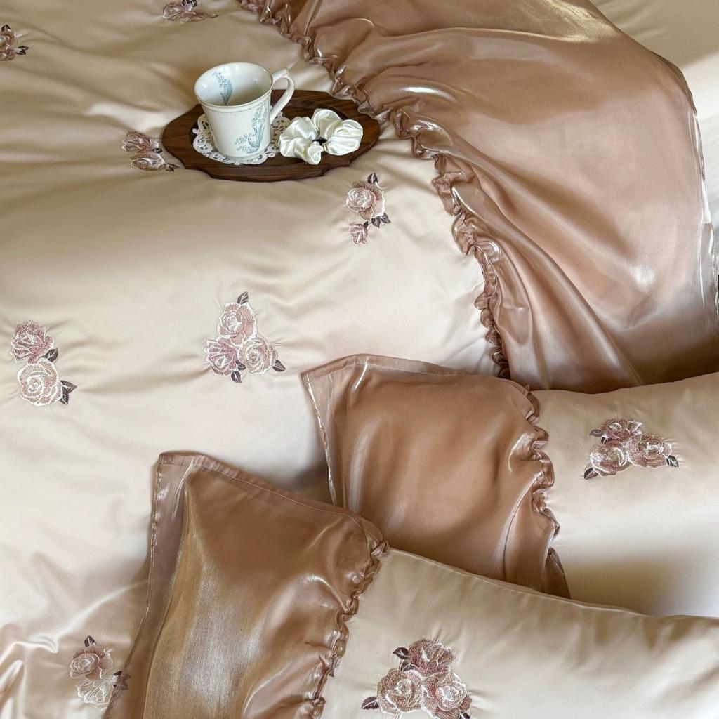 Four-piece Set of Pure Cotton Bedding, French Rose Embroidered Lace, Skin-friendly and Breathable Quilt Cover, Bed Sheet Pillowcase Set.