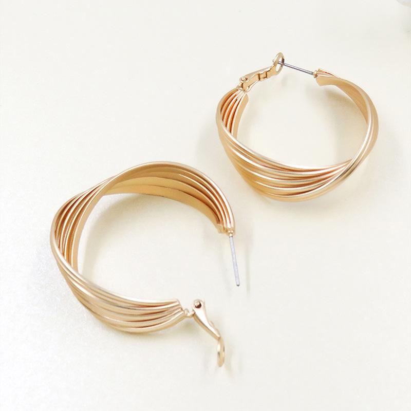 Minimalist Matte Gold Twisted Metal Hoop Earrings - Retro Style for Women