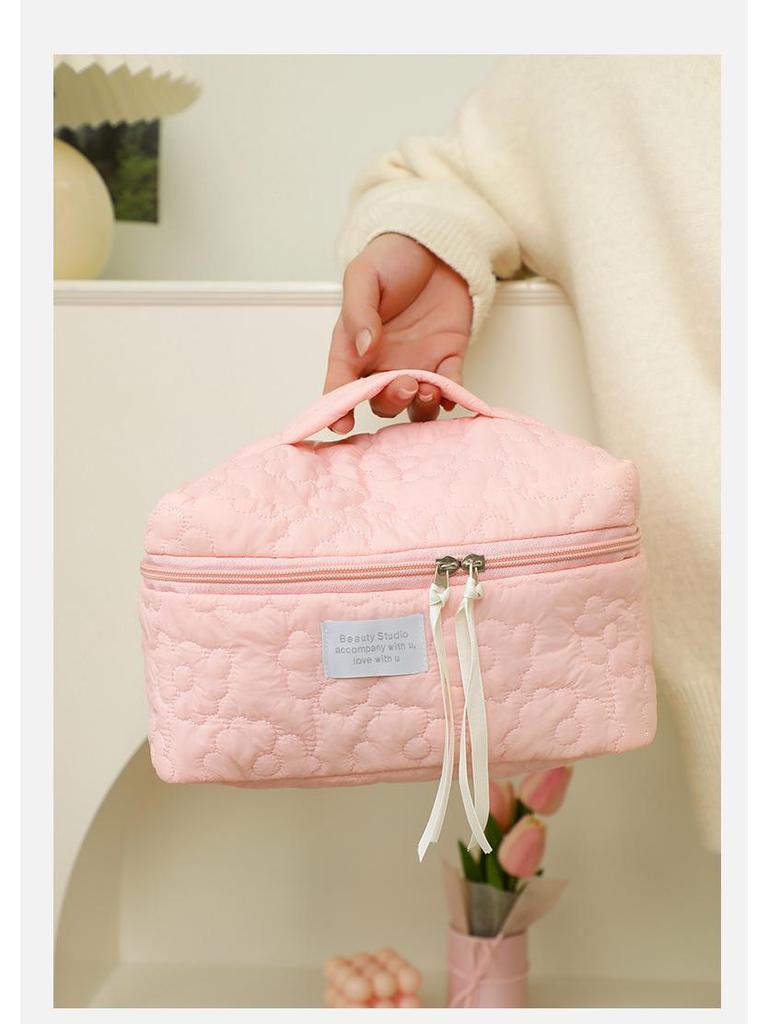 Cloud Makeup Bag: Portable Soft Travel Organizer with Large Capacity, Fluffy Design, Perfect for Makeup or Pencil Storage