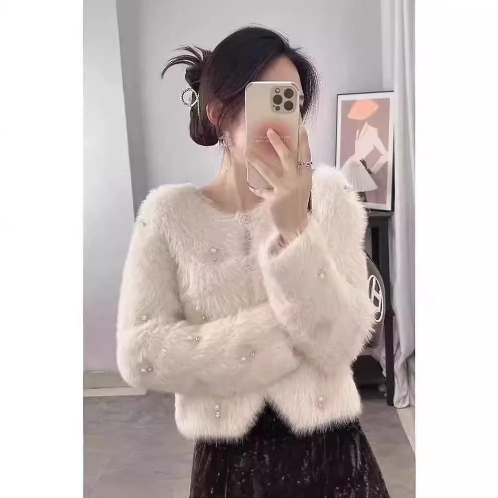 Autumn and winter new Xiaoxiangfeng soft waxy knitted cardigan jacket women's clothing lazy wind short sweater jacket women