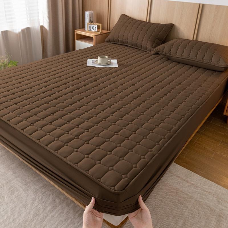 Processing solid color skin-friendly washed cotton padded mattress, custom non-slip thickened dust-proof bedspread Simmons protective cover