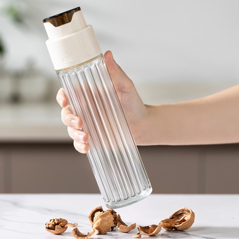500ML Automatic Opening and Closing Oil Glass Bottle Leak-proof Olive Oil Storage Vinegar Dispenser for Cooking Baking Salad