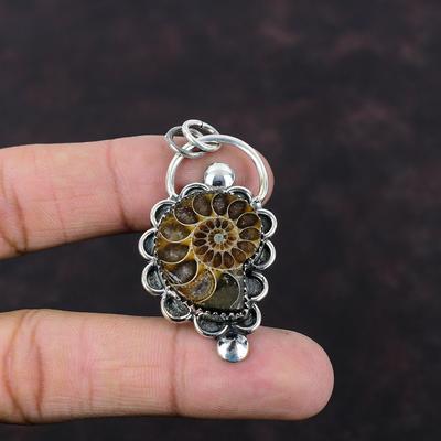 Ciondolo fossile di ammonite Gioielli etnici Ciondolo in argento sterling 925 Ciondolo con pietra preziosa autentica Gioielli fatti a mano Regalo per gioielli stupendi da sposa