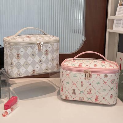 New Women's Cosmetic Bag Bear Makeup Bag Cute Storage Bag Student Sweet Style Tote Bag Trousse De Maquillage Travel Toiletry Bag