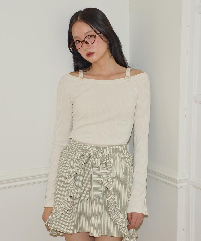 SALON DE YOHN Button Point Strap Off Shoulder T_ Ivory