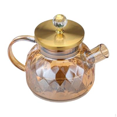 Eleganter Glaskrug mit glattem Edelstahldeckel und komfortablem Griff für gekühltes warmes