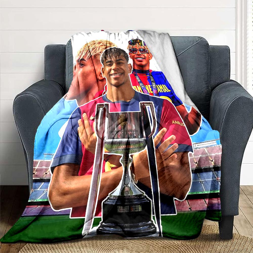 Football Player Action printed flannel breathable and warm blanket, a stylish home gift, suitable for home, office and bedspread use. 0710a4