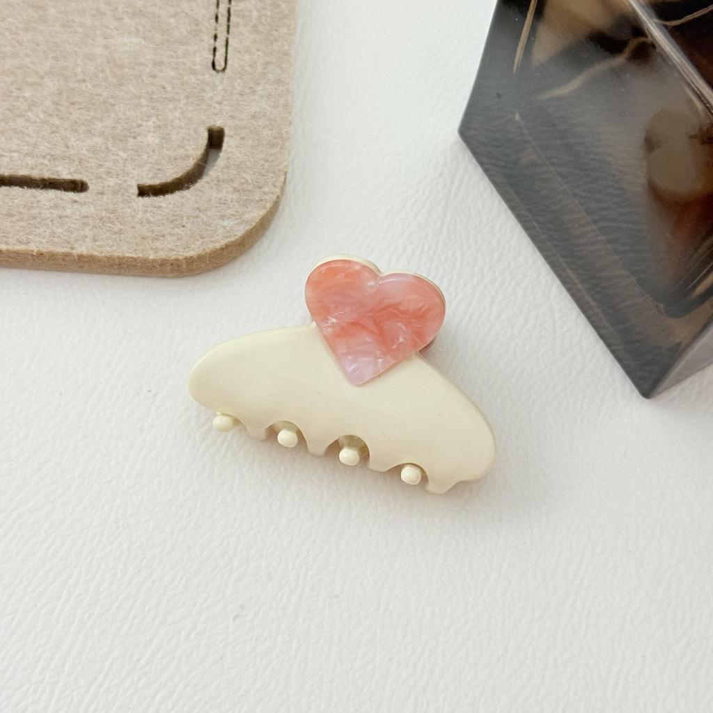 Elegant Korean Style Retro Heart Acetate Claw Clip for Hair
