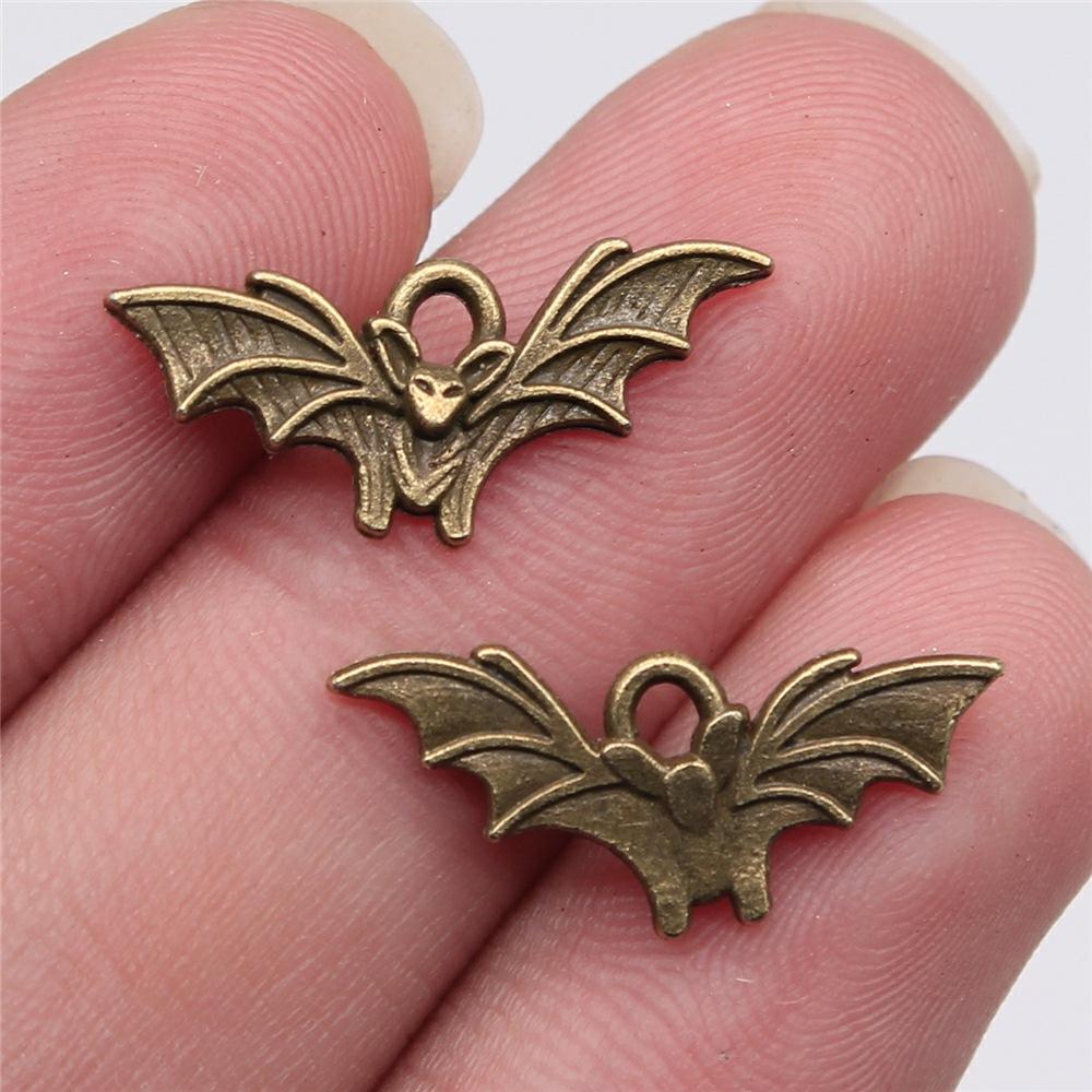 20pcs Charms Halloween Fly Bat Antique Bronze Silver Color Pendants DIY Crafts Making Findings Handmade Tibetan Jewelry