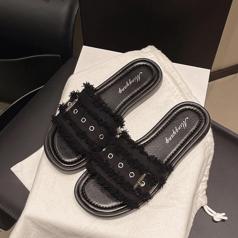 

Тапочки Xiaoxiangfeng, женская летняя одежда 2025 года, новые французские тапочки со стразами и феей на плоской подошве, нескользящие, пляжные, одно слово, классные тапочки 35 чёрный