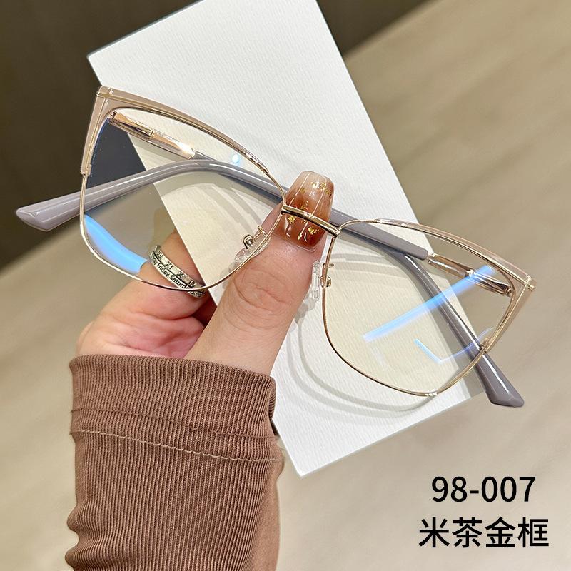 Cat Eye Glasses for Women Design Trendy Metal Anti Blue Light Glasses Blue Light Blocking Eyewear Computer Optical Spectacle