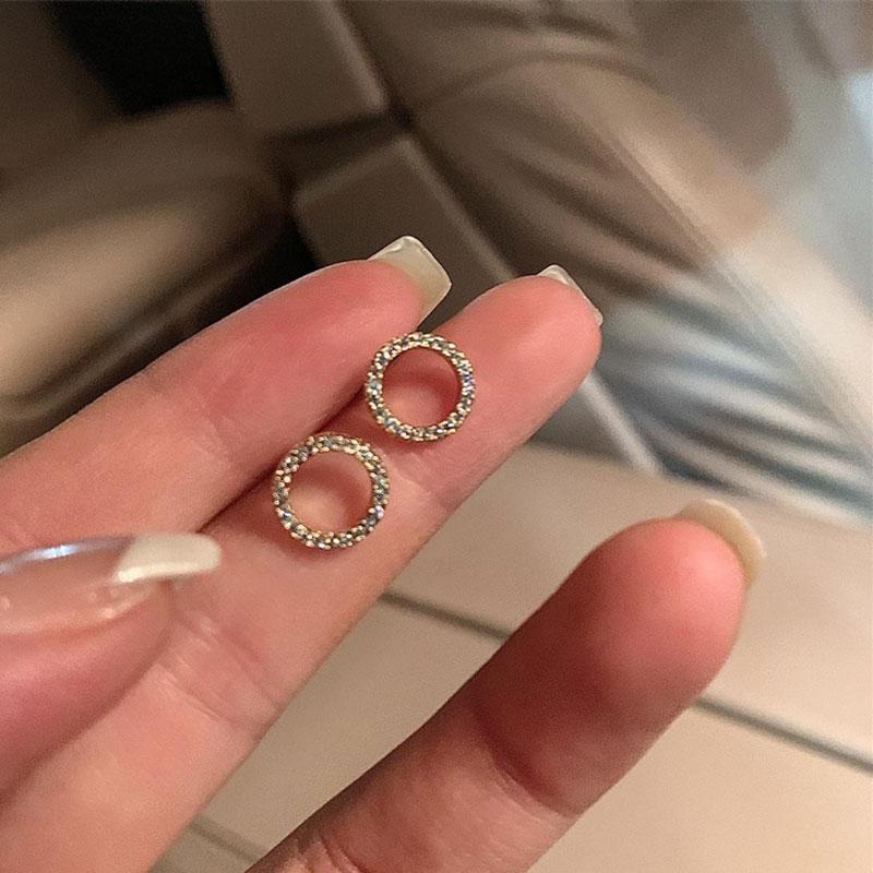 Korean Fashion Versatile Dazzling Circle Stud Earrings with Crystal Cubic Zirconia Minimalist Earrings for Teens Women's Zircon