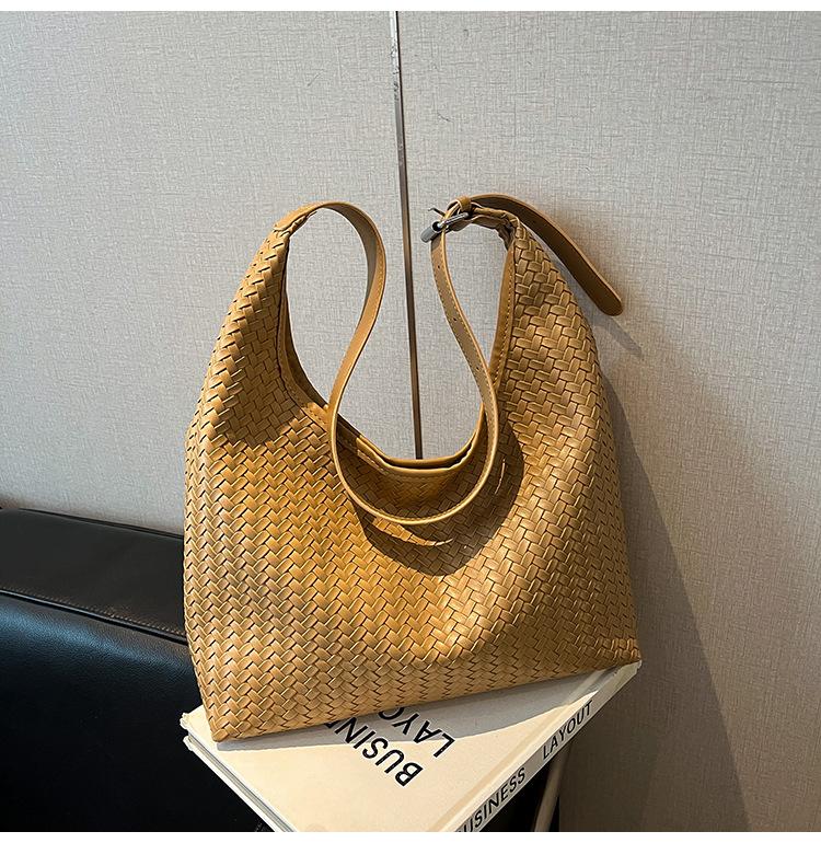 Retro Large-capacity Commuter Big Bag Women's 2025 New Shoulder Underarm Bag High-end Woven Pattern Tote Women's Bag