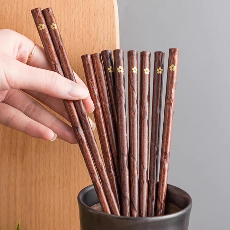 Zuo Zhi Xun Cherry Blossom and Golden Flower Chopsticks Set