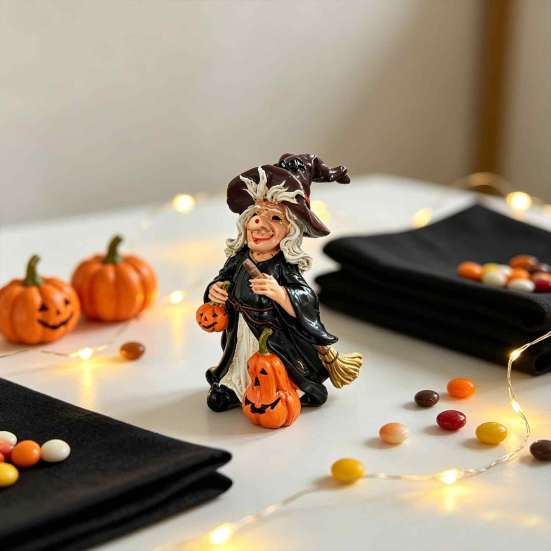 Spooky Party Table Centerpieces Halloween Witch Pumpkin Resin Figurine, Vintage Hand-Painted Ornament, Tabletop Creative Gifts for Home Decor