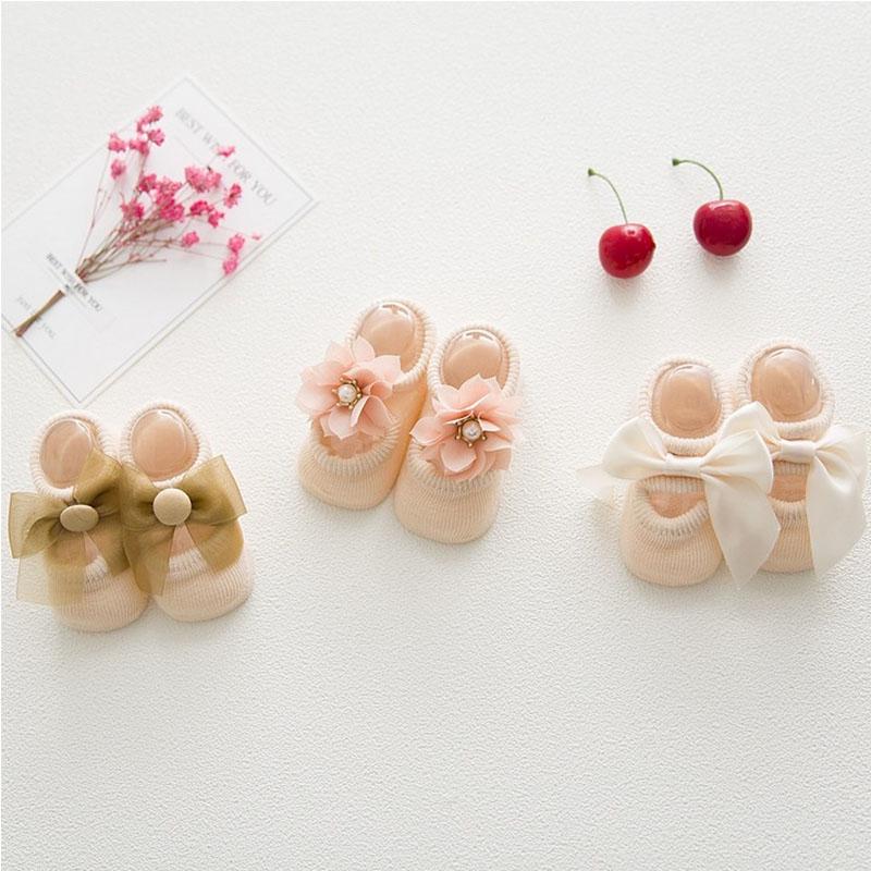 1 pár bavlněných krajkových kluzkých ponožek pro miminka s motýlkem pro dívky, podlahové ponožky