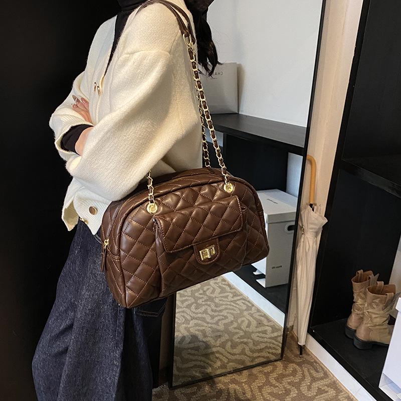 New fashionable rhombus chain airport bag single shoulder oblique span women's bag large capacity