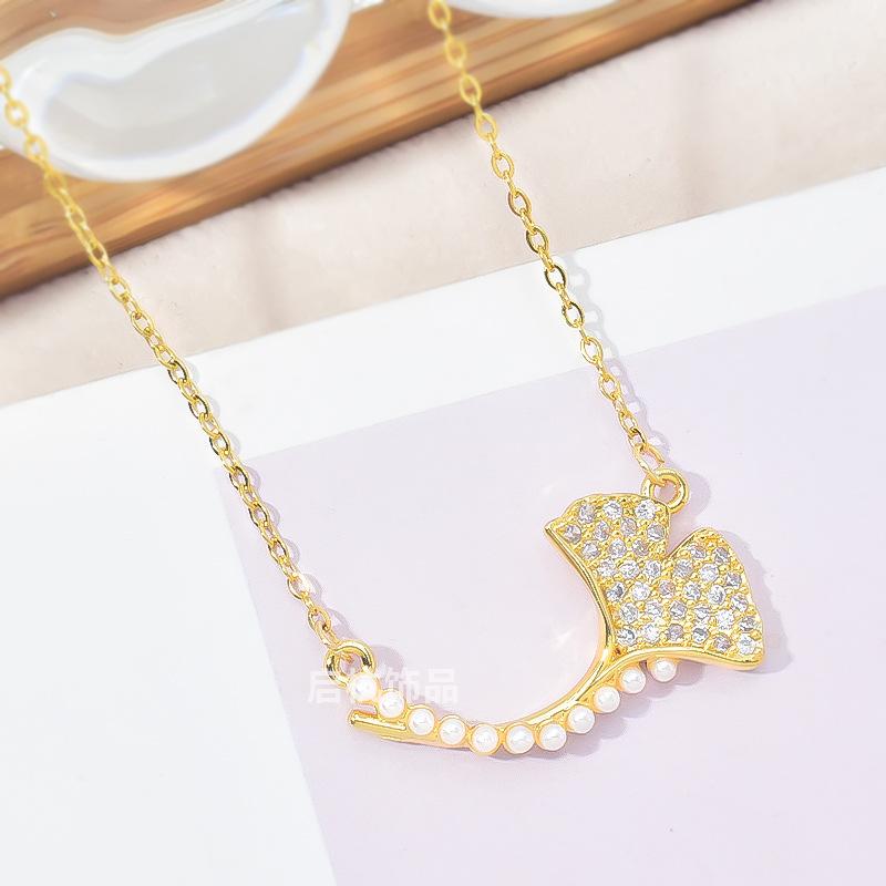 Light Luxury Ginkgo Biloba Necklace Women'S Personality Simple And Versatile Ol Pearl Pendant With Jewelry