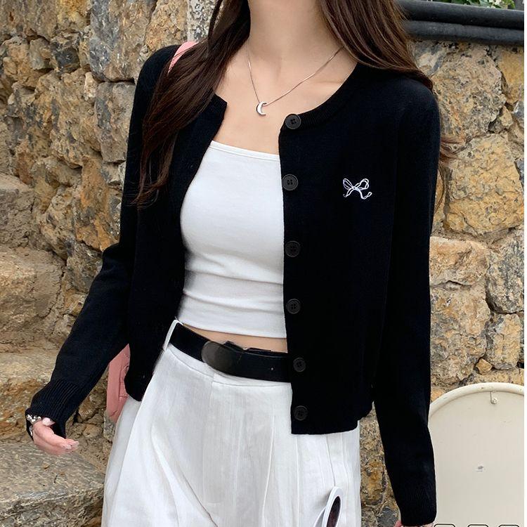 

Новый кардиган, вязаная куртка для женщин, короткая осенняя верхняя одежда, тонкий стиль для нарядов на начало осени one size чёрный