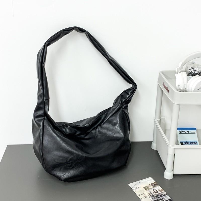 IELGY Retro Simple All-Match Commuter Shoulder Messenger Bag Large Capacity Fashion Dumpling Bag