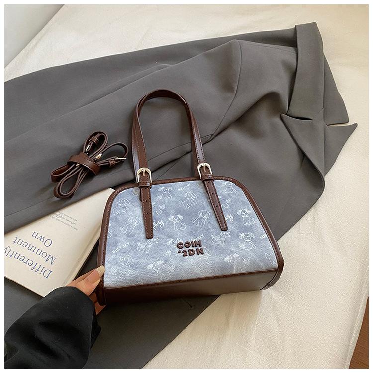 

Simple and foreign style large capacity single shoulder underarm bag women s 2025 new retro fashion commuter shell bag