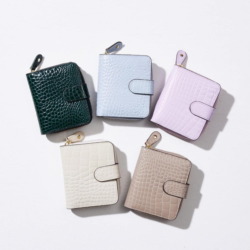 [VOICE] Greta Fix Women's Bifold Wallet by Tuscania, Italy. "Looks like a mini wallet, but has the storage capacity of a long wallet." Made from