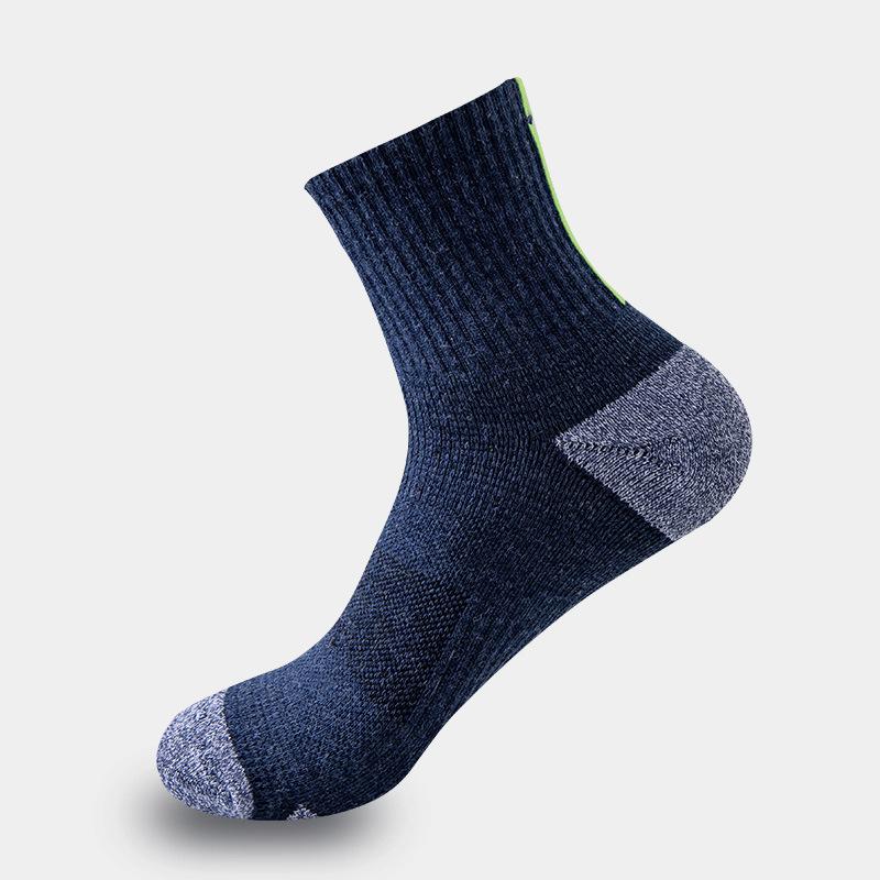 Men's All-season Mid-leg Socks with Thickened Towel Soles, Sweat-absorbing and Breathable Sports Socks, Trendy Color-blocking Grey Casual Socks