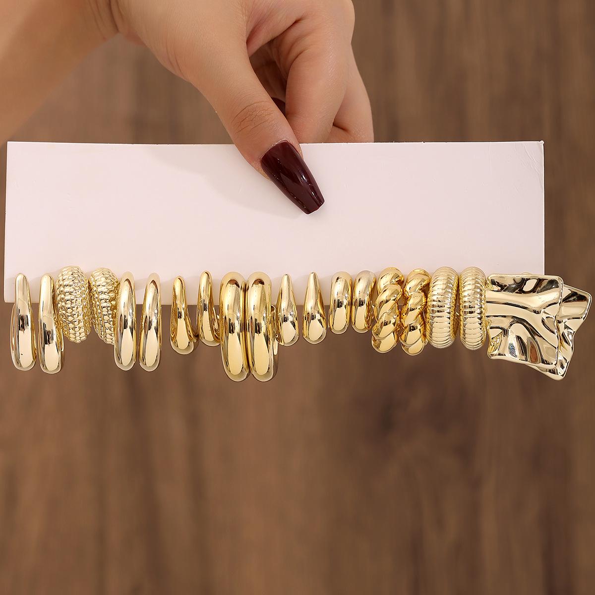 

Chic Resin Drop Stud Earrings: Elegant and Versatile Fashion Accessory for Women Resin