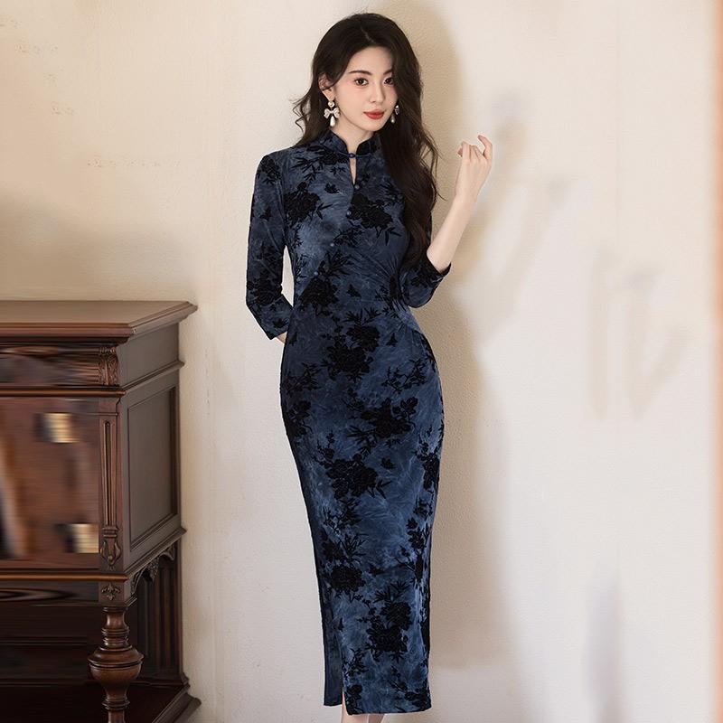 Womens Modern Chinese-Inspired Long Sleeve Cheongsam Dress Slim Fit Vintage Style With Embossed 3D Small