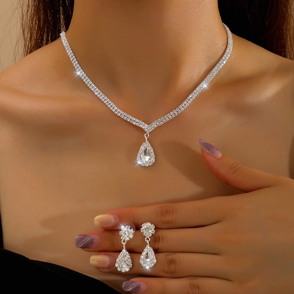 Fashionable and Minimalist Design Waterdrop-shaped Pendant Necklace Earrings Accessory Bridal Set