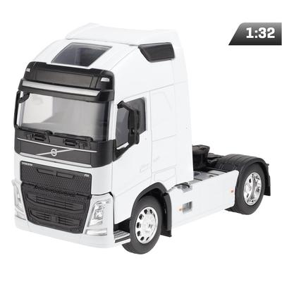 Model 1:32, VOLVO FH, dvounápravový tahač, bílý