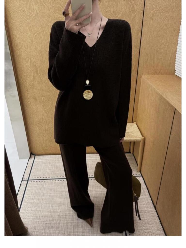 Autumn/Winter Retro V-neck Knit Set: Casual Top & Drapey Wide-Leg Pants Two-Piece