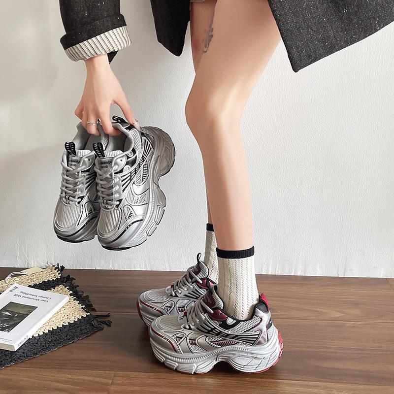 Light luxury high-end inner height-increasing women's shoes, new lightweight thick-soled small muffin shoes in spring and autumn