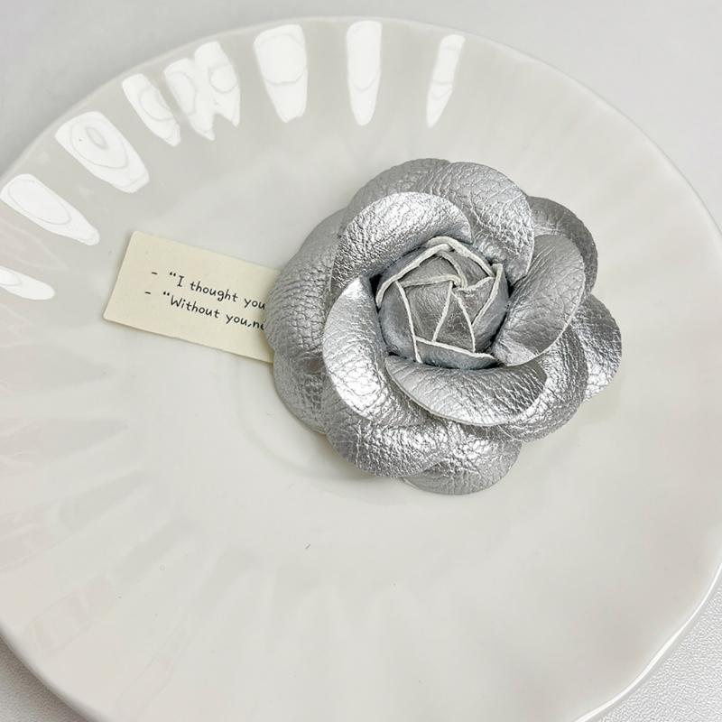 Portable Camellia Breastpin Flower Shape Lapel Pin Brooch for Women PU Leather Lapel Pin Fashionable Badge Jewelry
