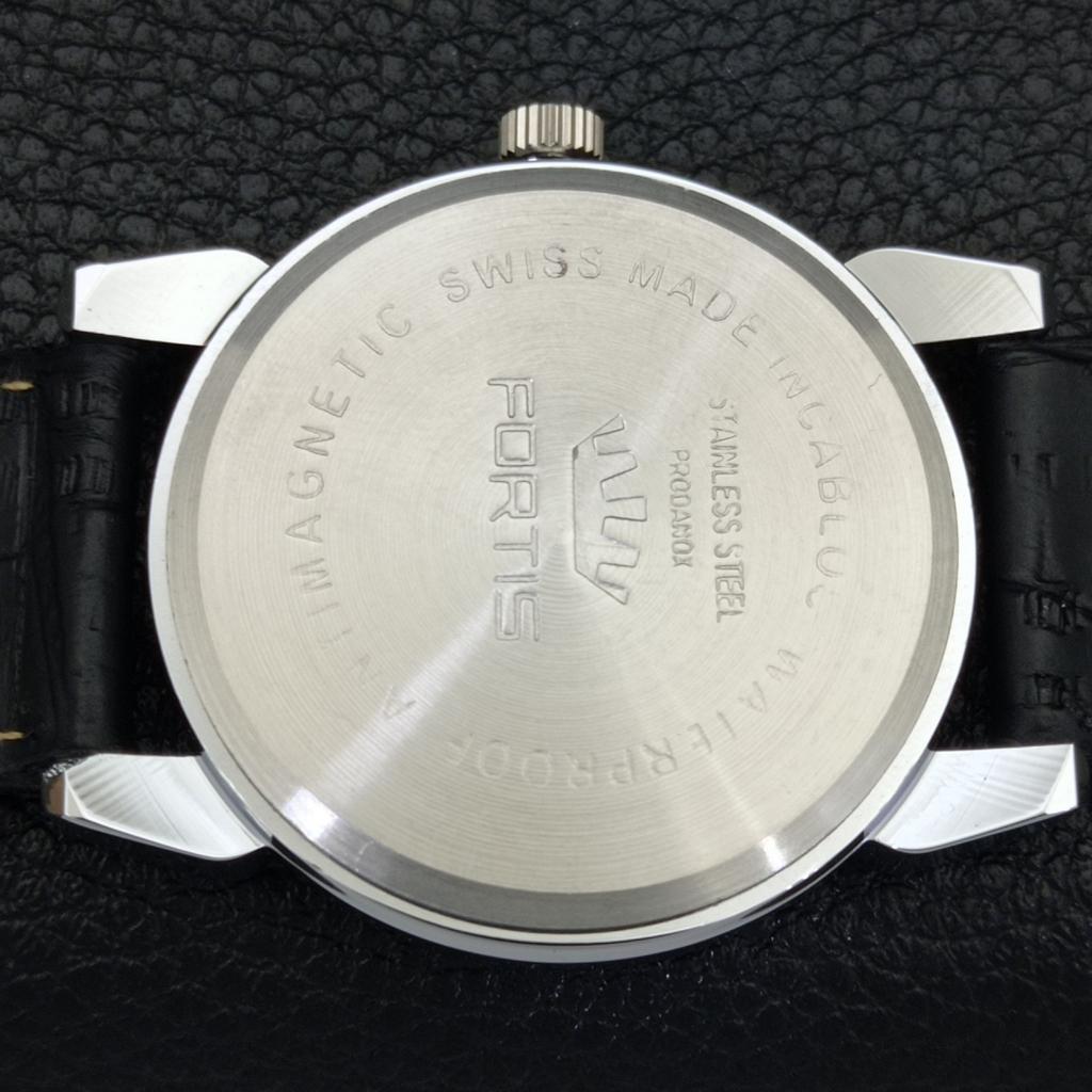 VINTAGE HAND-WINDING SWISS MENS REFURBISHED GREEN COLOR DIAL WATCH a700897-5 R205a-a700897