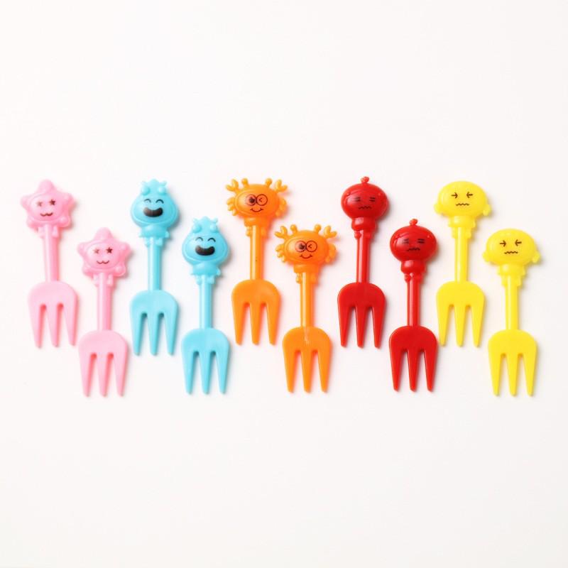 Creative Cartoon Animal Fruit Forks for Kids – Cute, Plastic Bento Picks for Household & Kitchen Use