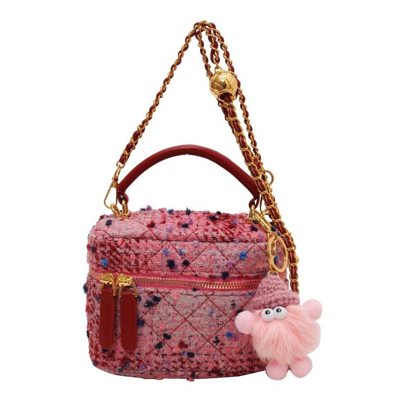 2025 New Xiaoxiangfeng Rhombus Casual Portable Box Bag Trendy New Fashion Women's Chain Messenger Bag