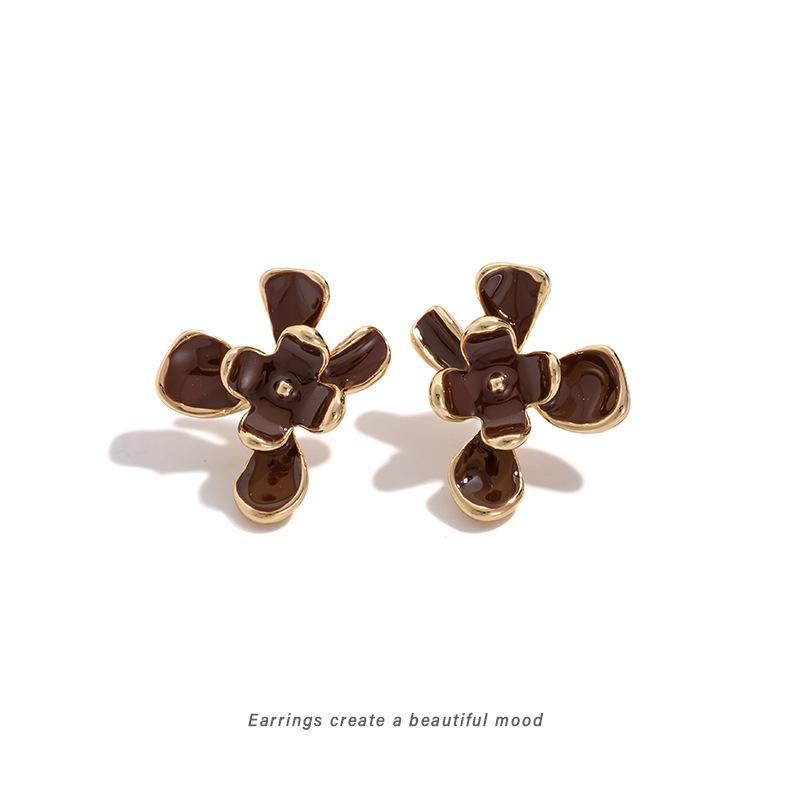 Vintage Wine Red Flower Ear Clips: Luxury Petal Design Earrings for Women