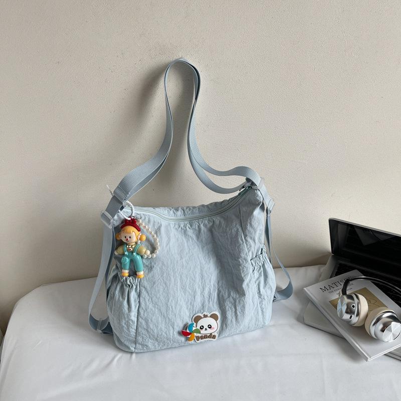 

Сумка-тоут большой вместимости для свежей девушки 2025 новая нишевая на плечо для поездок на работу корейская версия многофункциональный рюкзак тренд Without pendant синий